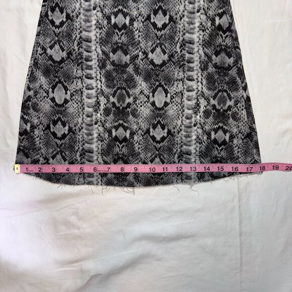 We The Free People "Just Float On" Snake Print Flare Jeans – Size 29 – NWOT - Picture 7 of 12